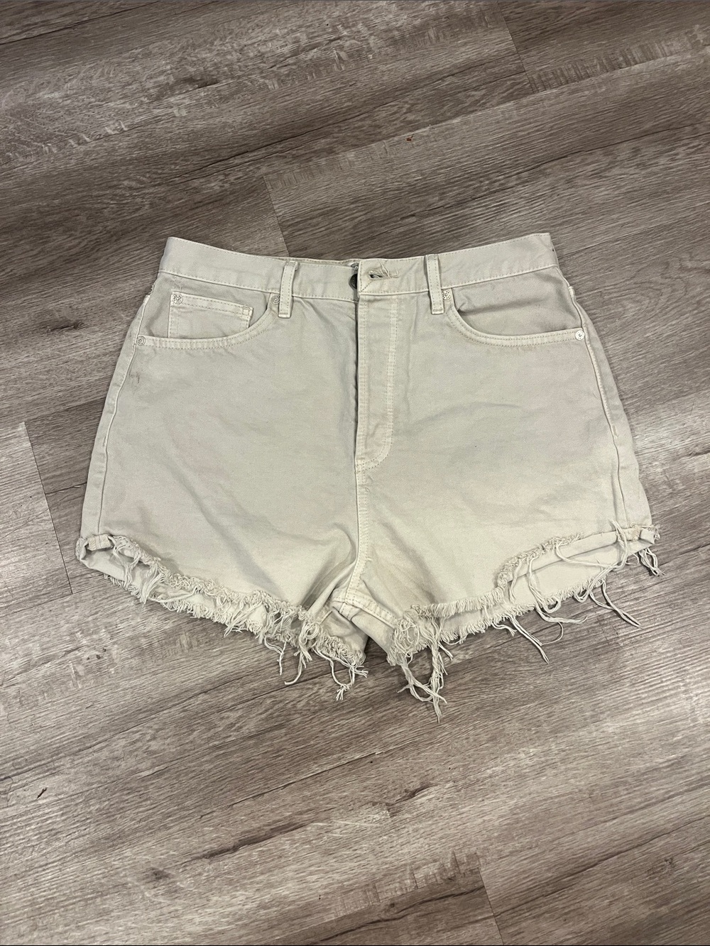 We the free High-Rise Frayed Hem Women's Shorts in light gray.